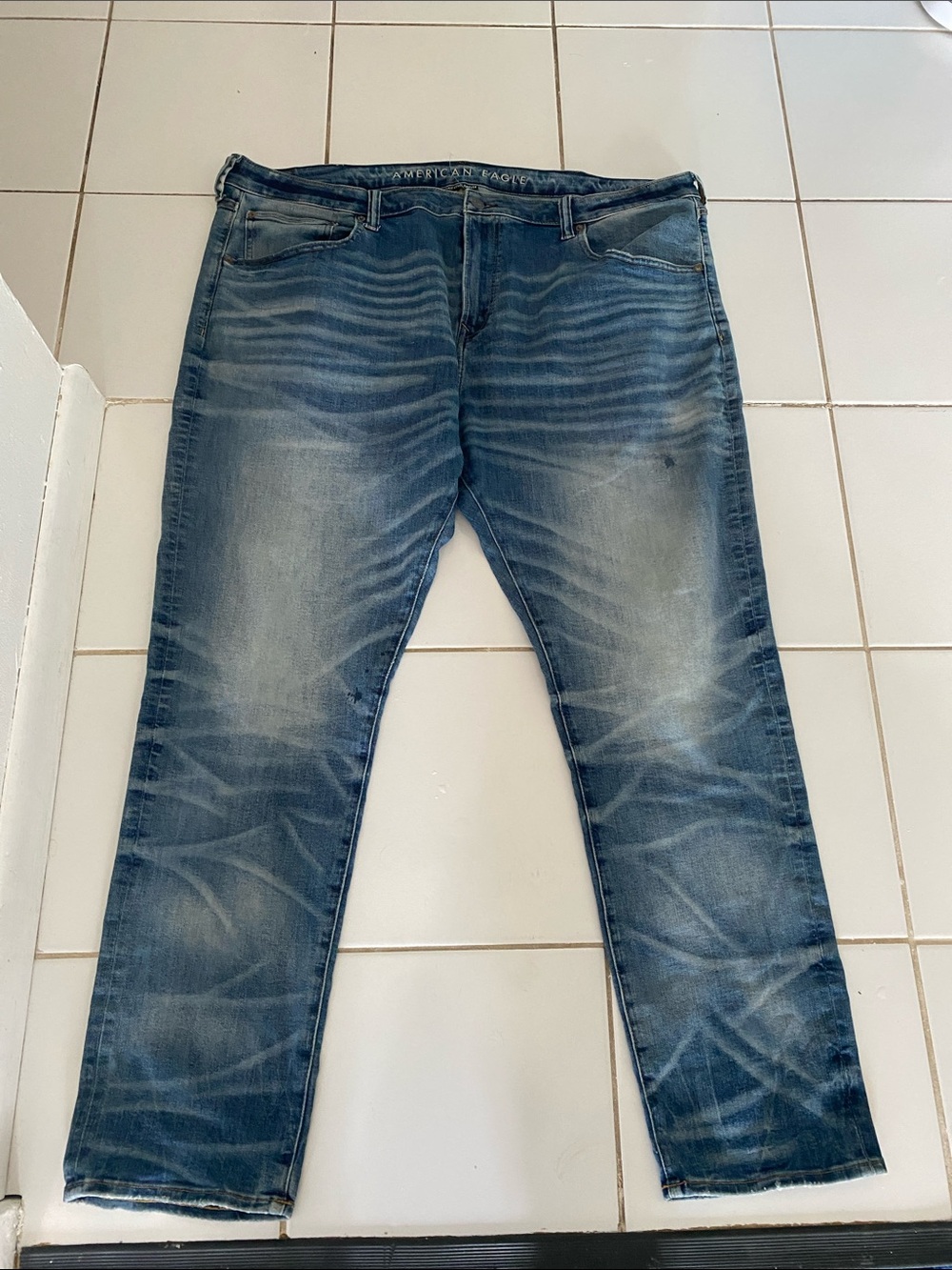 American Eagle Outfitters Men’s Faded Blue Slim Straight Jeans